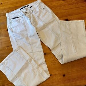 DKNY East Village White Straight Leg Jeans
size 8 low rise